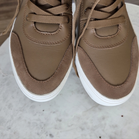 UGG Cakewalk High-Top Sneaker Women's Plush Faux Fur Leather Suede Upper NWT Sz7 - Picture 9 of 14